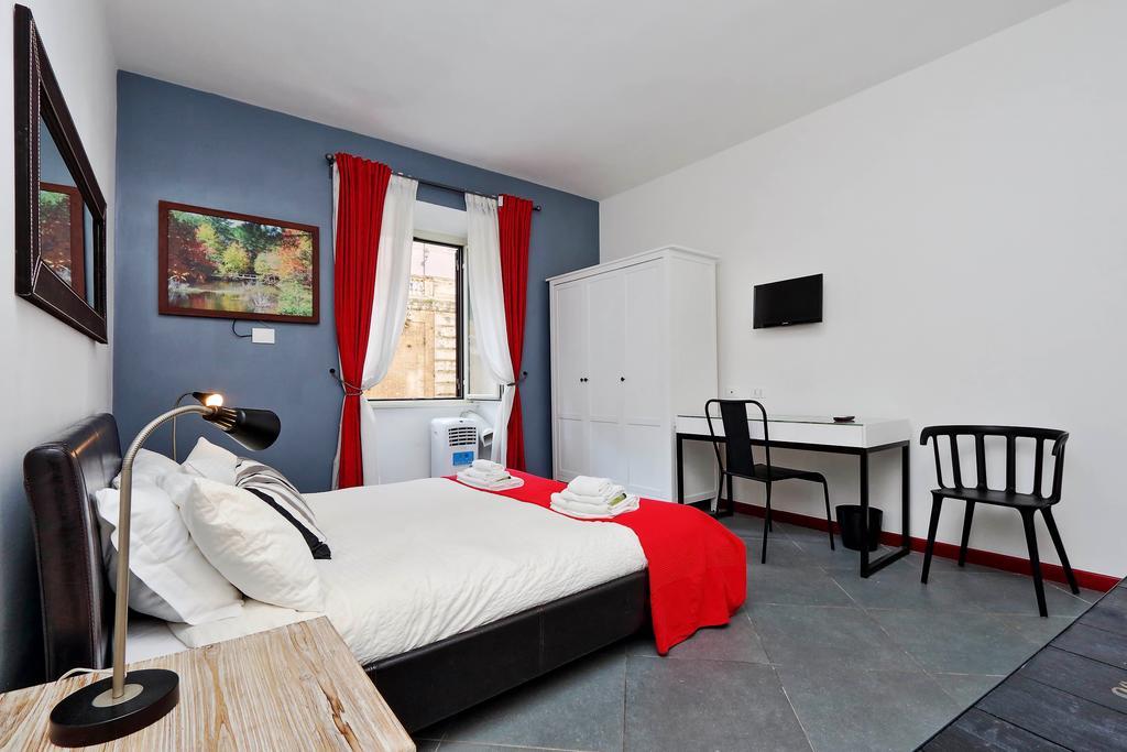 Cozy Apartment Fabia 300 Mt From Colosseum Exteriér fotografie