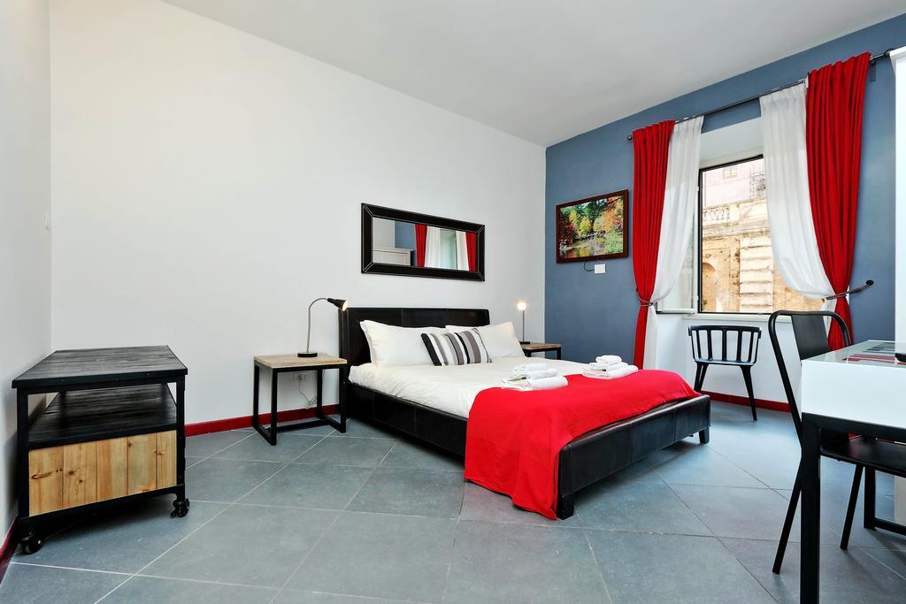 Cozy Apartment Fabia 300 Mt From Colosseum Exteriér fotografie